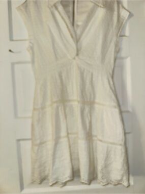 NWT Alice + Olivia Cream Eyelet V-Neck Cap Sleeve Dress- size 10